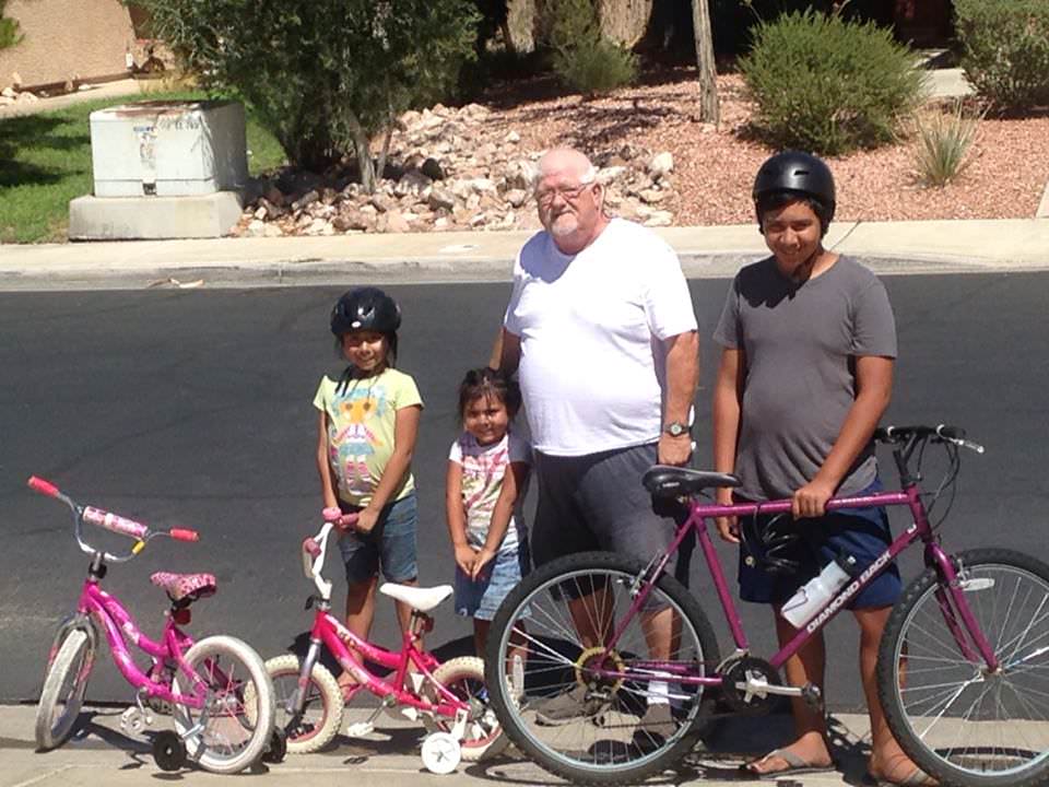 Family receiving bikes