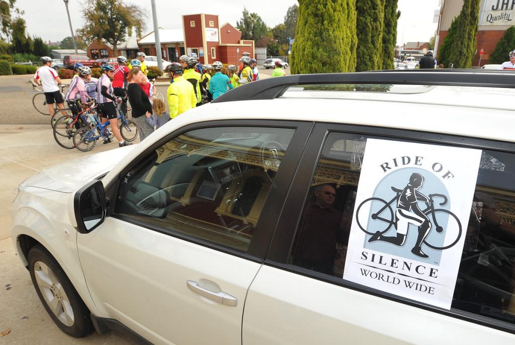 Car with Ride of Silence sign