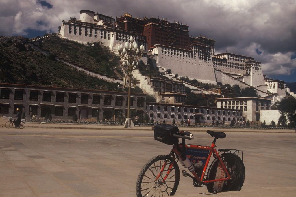 Cycling in Tibet