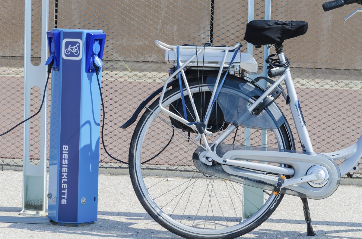 Recharging an electric bike