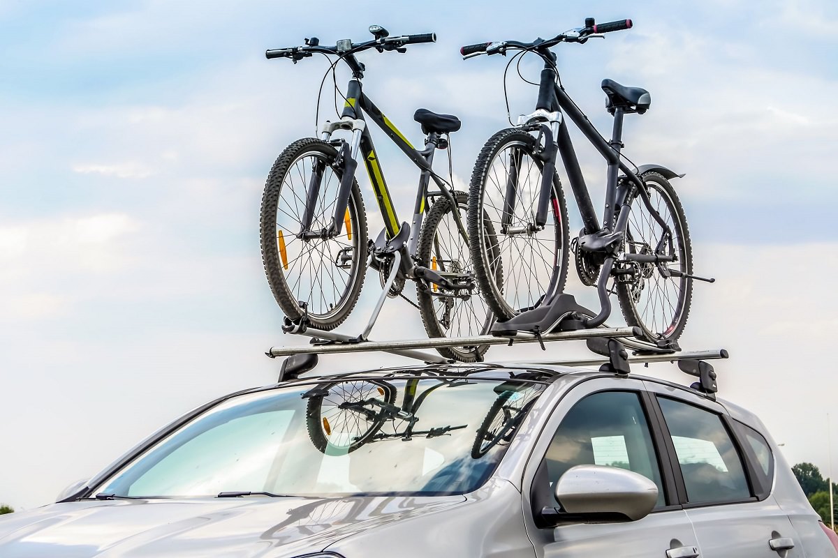 Car with two mountain bikes