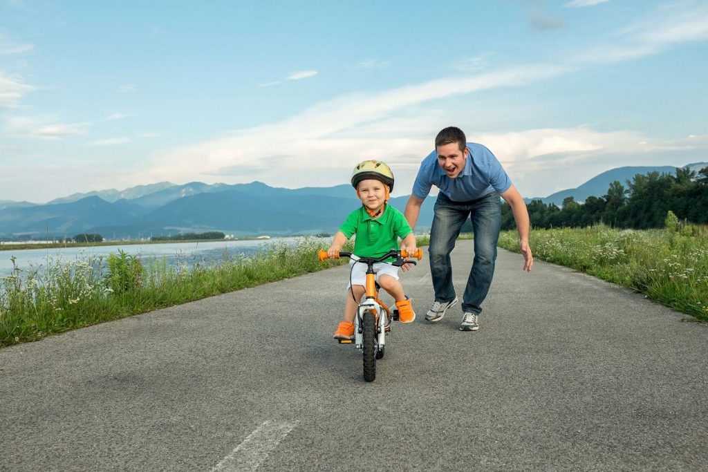 how to help a kid learn to ride a bike