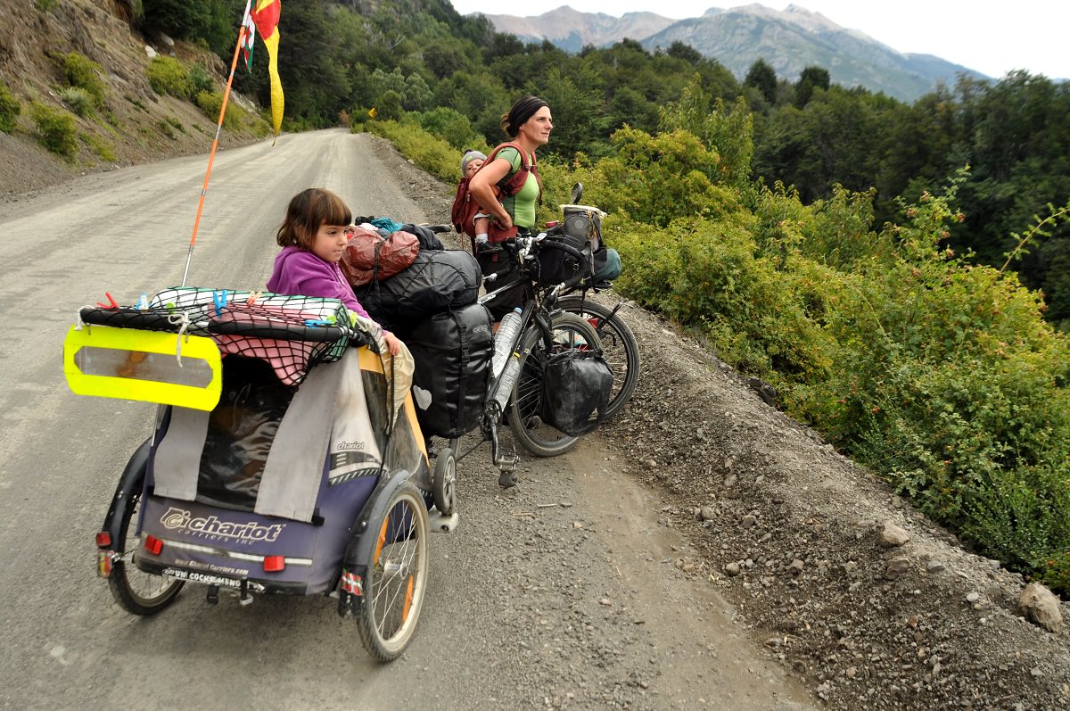 These 2 Children Grew up in a Bike Trailer and Loved It