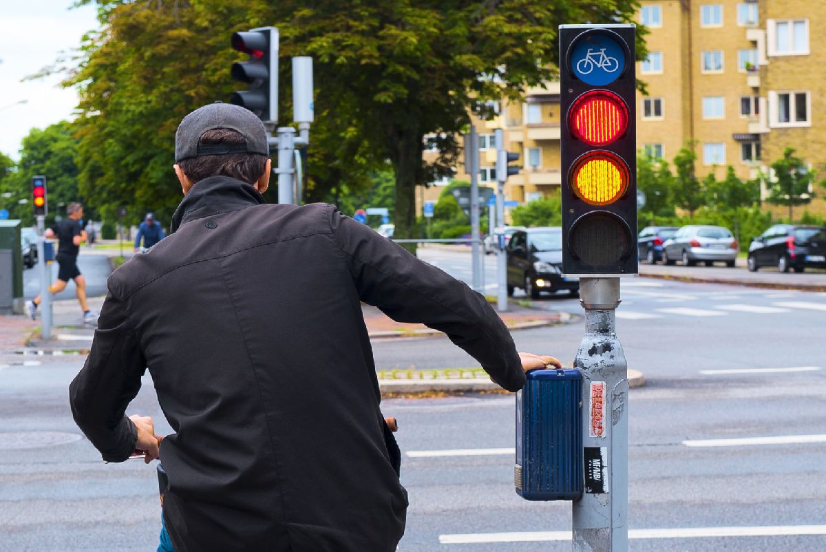 Cyclist stopping at a red light