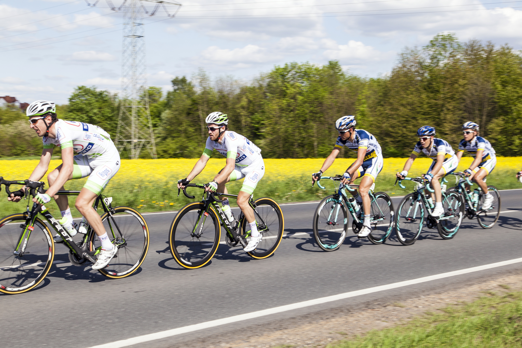 race on road bike wheels