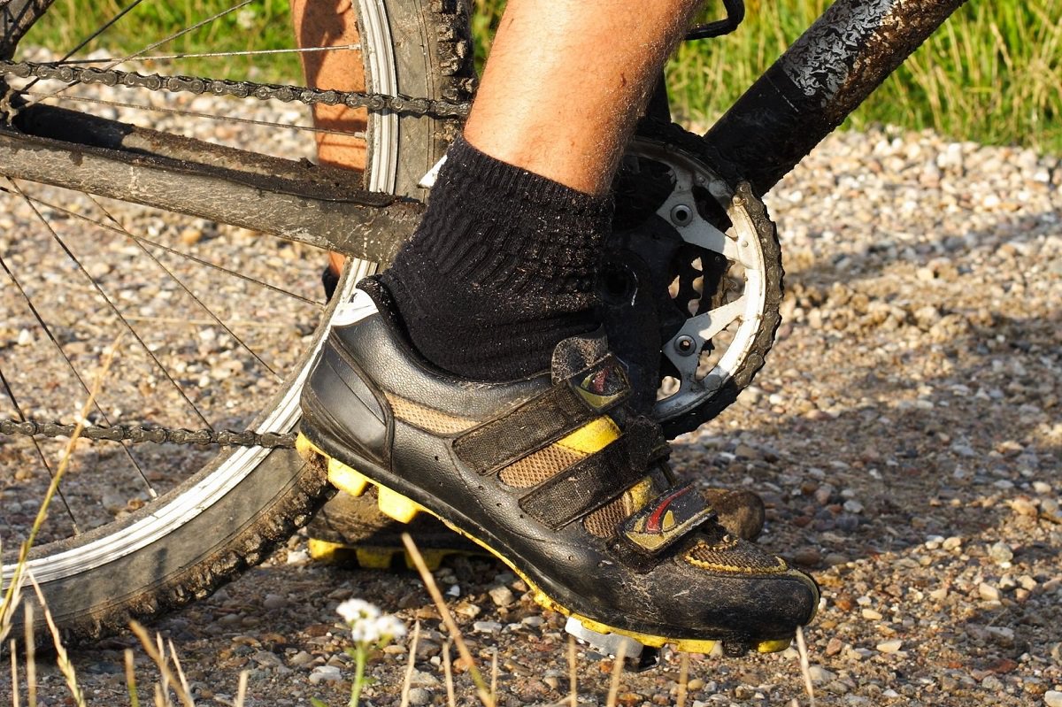 Mountain bike shoes