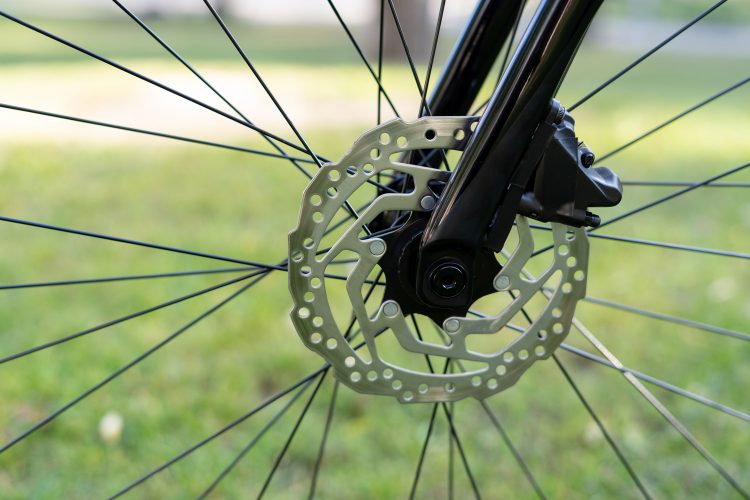 how to loosen disk brakes on a bike