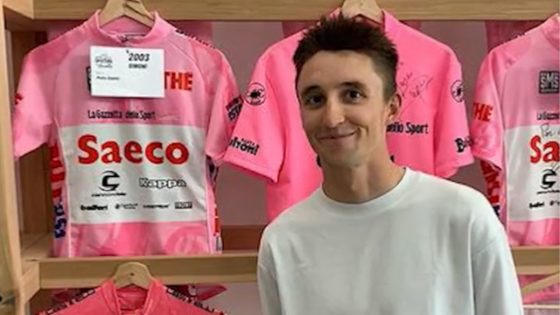 Jai Hindley Donates Maglia Rosa